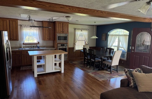 Brookville House | The Horizon House- Entire house only a few minutes away from downtown Brookville