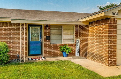 Tulia House | The Hornet Hive