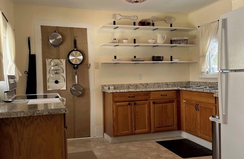 Mesopotamia Apartment | The Horse & Harness BnB-Sweet & Spacious
