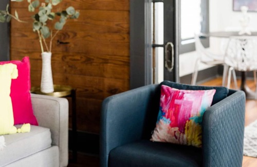 Government Hill House | The Hot Tamale — 2 King Beds, Modern Downtown Casa