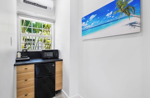 Lauderdale Beach Hotel | The Hotel Deauville