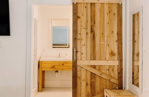 Blanco Hotel | The Hotel Henry