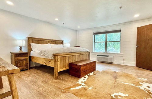 Blanco Hotel | The Hotel Henry