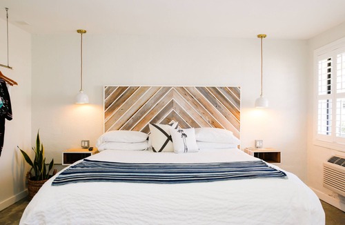 Atlantic Beach Hotel | The Hotel Palms Courtyard