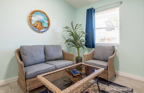 Atlantic Beach Hotel | The Hotel Palms Poolside
