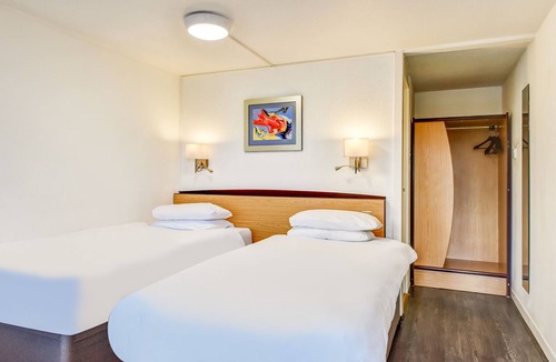 Moreton Morrell Hotel | The Hotel Rafiya, Redditch