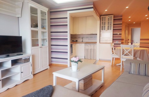 Albelda de Iregua Apartment | The House