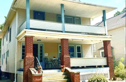 Lakewood House | The House Hotels - Cohasset upper