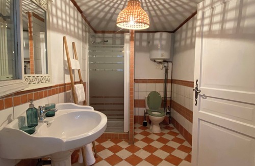Villerest House | The house in the heart of the cedars, a charming cocoon just 5 minutes from the center of Roanne.