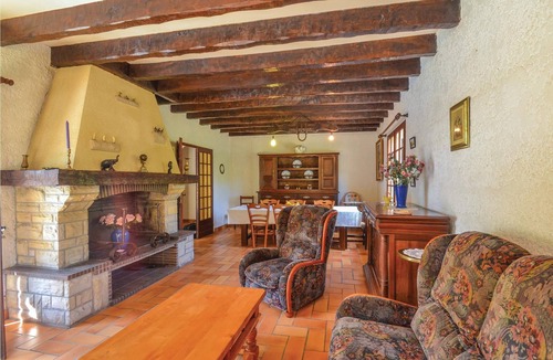 Garrosse House | The house is modern, detached and located in a fenced garden.
