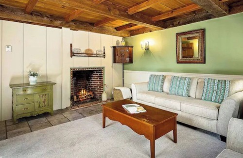 Hallowell House | The House on Outlet Road