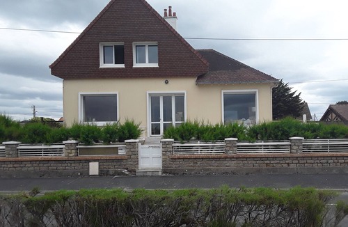 Ouistreham House | The house right on the water with direct access to the beach.