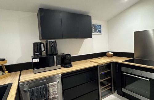 Carpentras House | The house under the trees