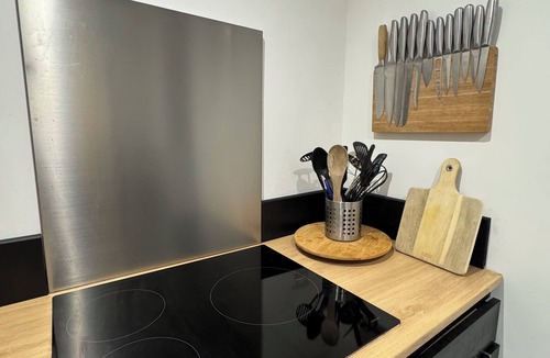 Carpentras House | The house under the trees