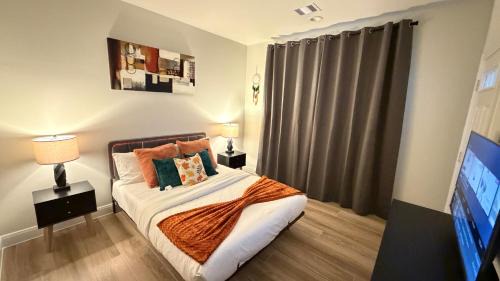 South Main Villa | The Houston Reston