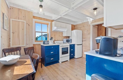 Terra Nova Cottage | The Howard House Daniel’s Cove