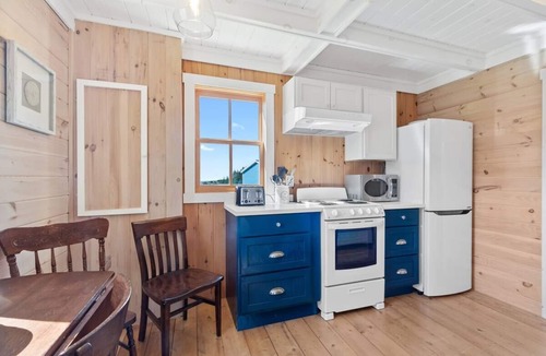 Terra Nova Cottage | The Howard House Daniel’s Cove