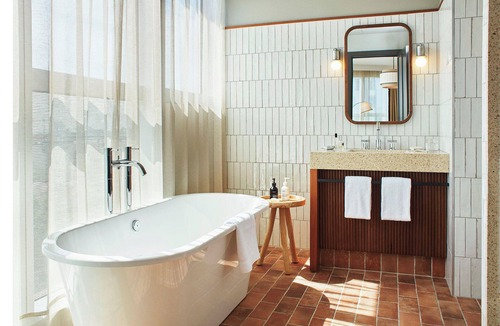 El Parc i la Llacuna del Poblenou Hotel | The Hoxton Poblenou