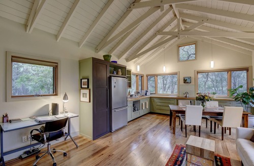Long Branch Valley Cottage | The Hummingbird Casita- A peaceful and romantic architectural gem