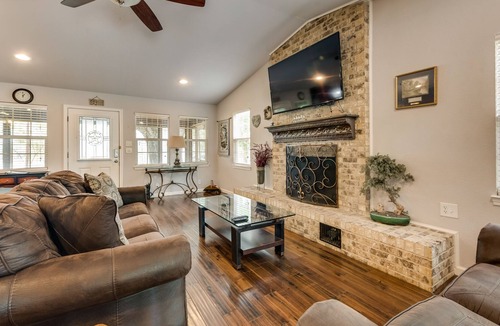 Carolyn Estates House | The Hummingbird House