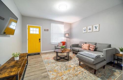 Columbus House | The Hungarian Village Spot - 2 BR and Fenced Yard