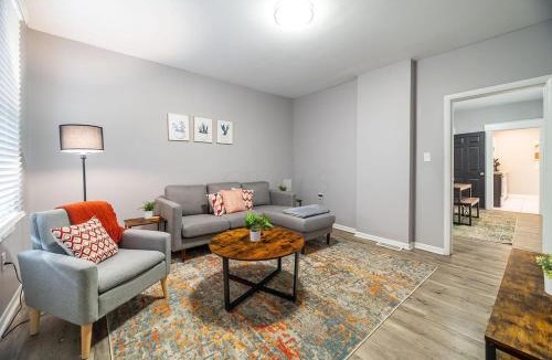 Columbus House | The Hungarian Village Spot - 2 BR and Fenced Yard