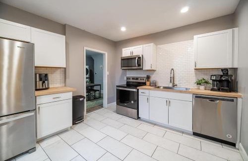 Columbus House | The Hungarian Village Spot - 2 BR and Fenced Yard