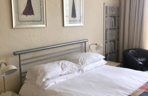 Linslade Cabin | The Hunt Lodge