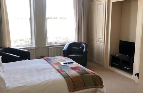 Linslade Cabin | The Hunt Lodge