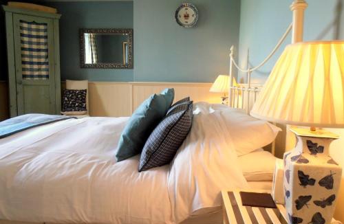 Cameley Hotel | The Hunters Rest Inn