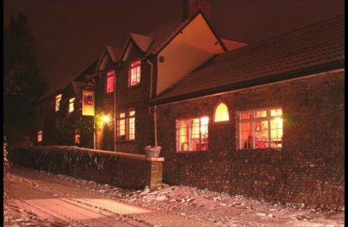 Cameley Hotel | The Hunters Rest Inn