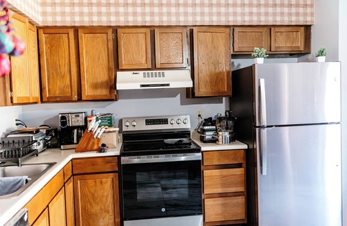Huntsville Apartment | The Huntsville Nest/2BR Near SHSU/Pool/WiFi/Free Parking