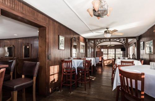 Egypt Lane Historic District Bed & Breakfast | The Huntting Inn