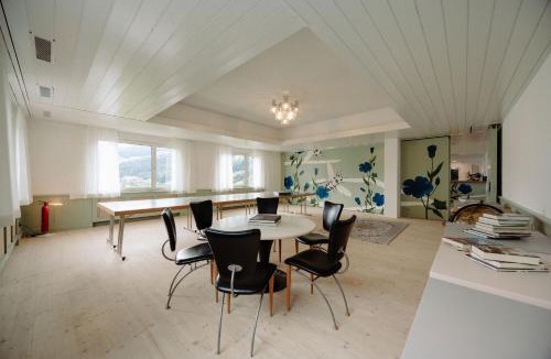 Pfaefers Dorf Hotel | THE HUS am Weinberg