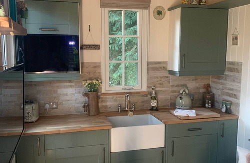 Lowton Cabin | The Hut at Belle Vue