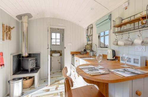 Alderbury House | The Hut At Hole Farm