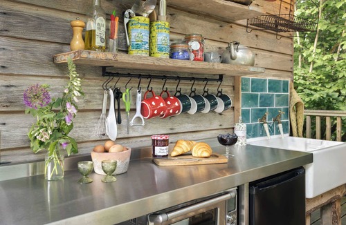 Meathop Apartment | The Hut @Rawsons | Ridgestone