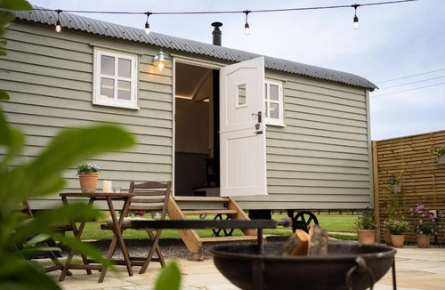 Pattiswick House | The Huts At Woodthorpes