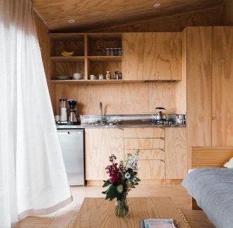 Ahipara Bed & Breakfast | The Huts