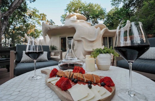 Westlake Highlands House | The Iconic Bloomhouse | Romantic Austin Escape