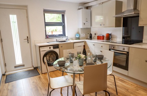 Lincoln Cottage | The Imp's Pad