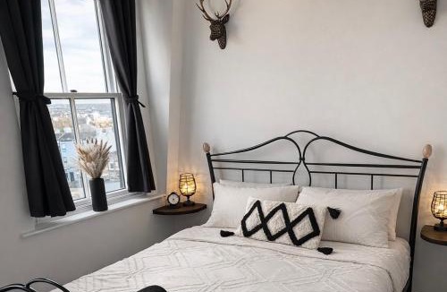 Margate Old Town Apartment | The Imperial Beachfront Penthouse Suite