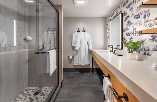 Incline Village Hotel | The Incline Lodge