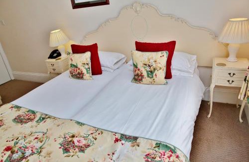 Pagham Hotel | The Inglenook Hotel