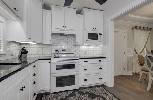 Mount Dora Cottage | The Ingram * 3 min walk to Downtown Mt. Dora!
