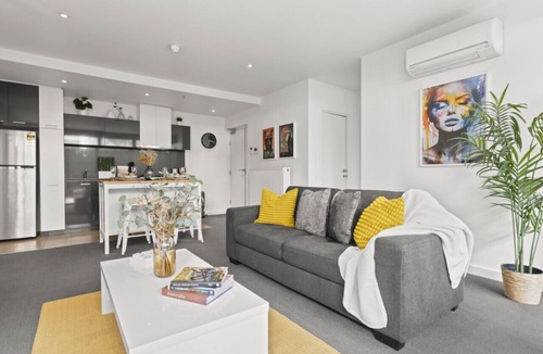 Caulfield North Apartment | The Ink Echelon Escape