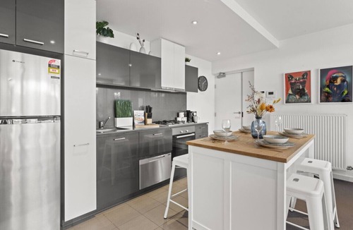 Caulfield North Apartment | The Ink Echelon Escape