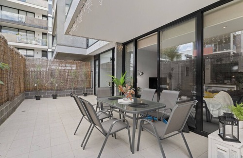 Caulfield North Apartment | The Ink Echelon Escape