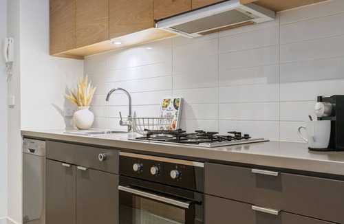 Saint Kilda South Apartment | The Inkerman Hideaway