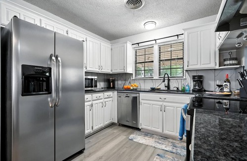 Abilene House | The Inland Tide 3 bedrooms 2 bath Entire home